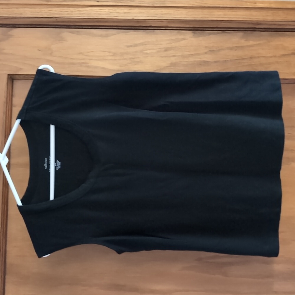 Women's Banana Republic Sleeveless Black Malibu Tee, XS